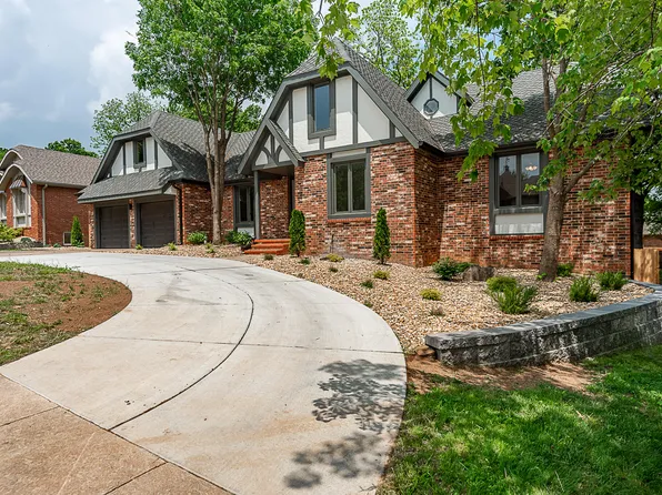 1935 E Canterbury Street, Springfield, MO 65804