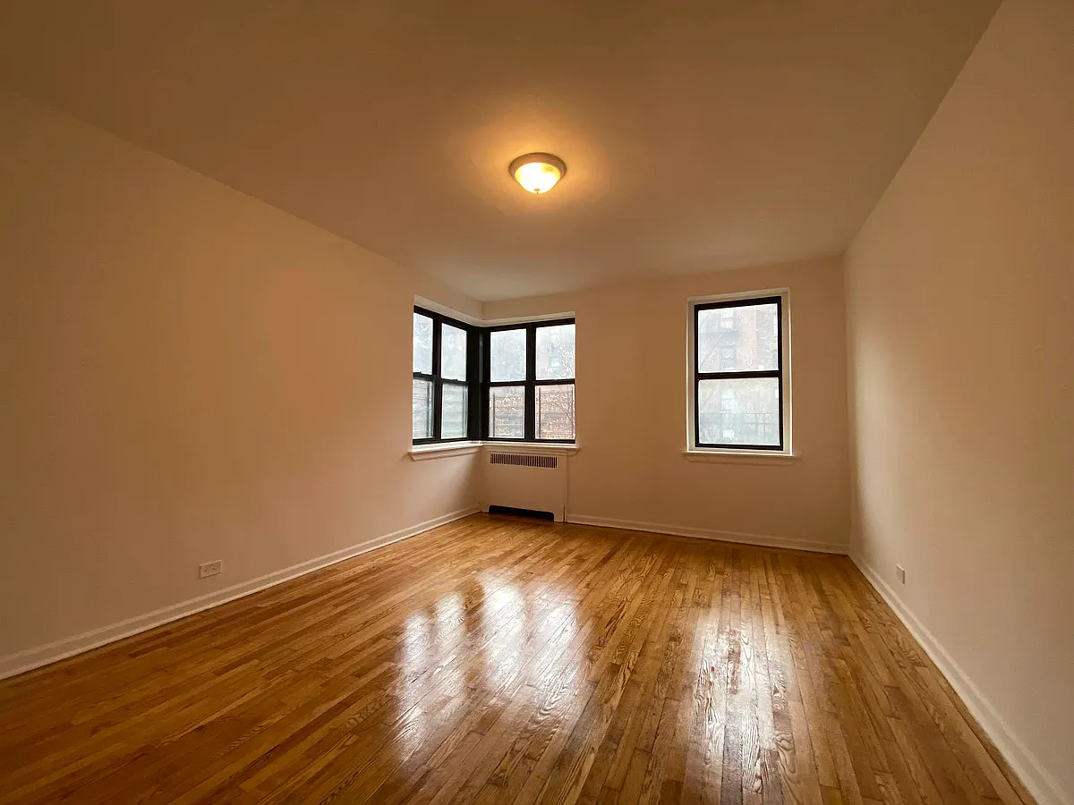Building Photo - 75 Fort Washington Ave #59