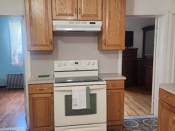 4th image of 78 Tucker Ave