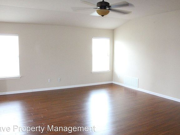 4th image of 2724 Bluffstone Dr