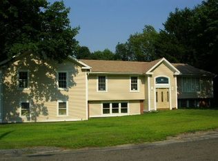 9 Beverly Ln, Shelton, CT 06484
