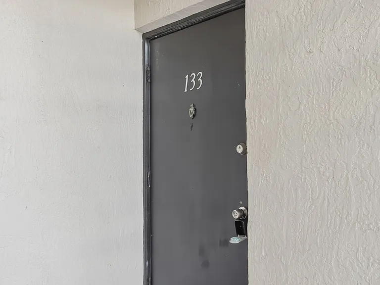 2569 N Alafaya Trl #133 — Photo 2