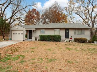 6811 Blue Pkwy, Kansas City, MO 64129