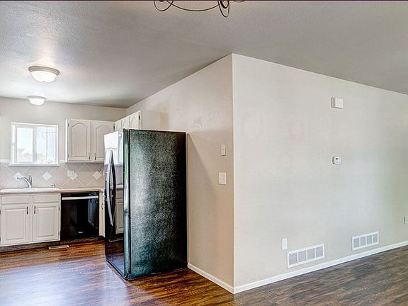 5th image of 747 Ponderosa Dr