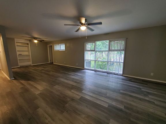 3rd image of 119 River Oaks St
