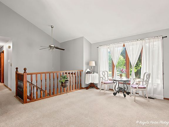 4th image of 2494 Forest View Rd