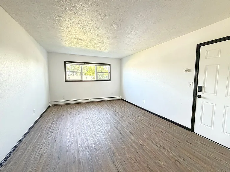Remodeled 2 Bed, 1 Bath in a Convenient Central Location — Photo 24
