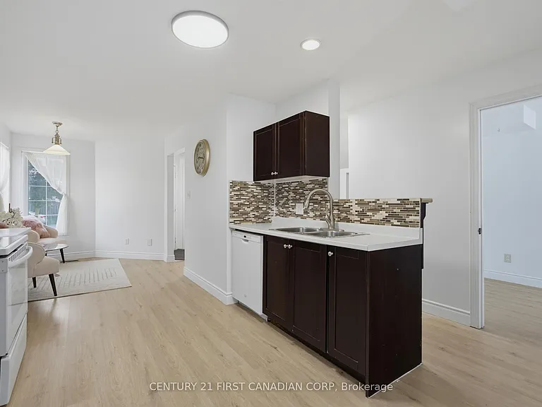 761 Blacksmith St — Photo 11