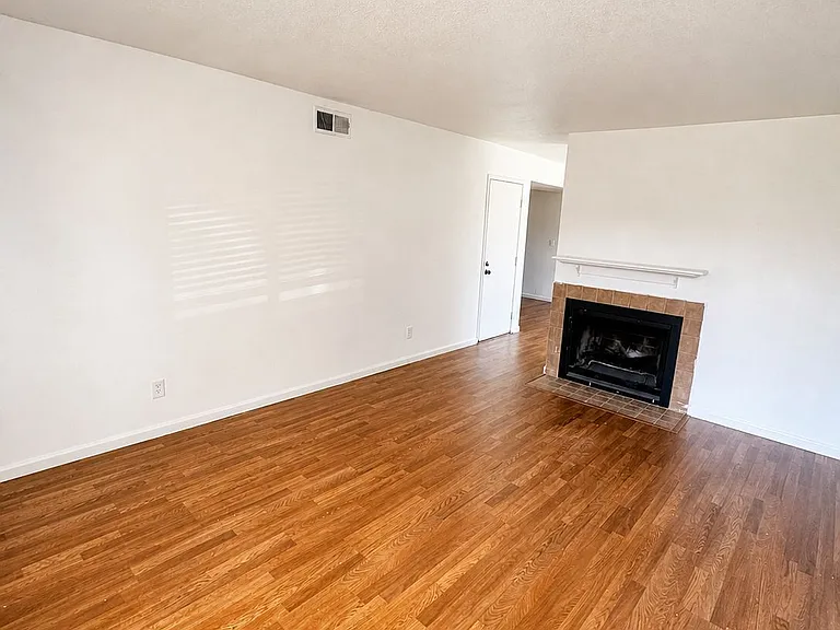 3911 Annadale Ln #8 — Photo 4