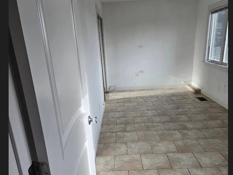 1551 Regency Ct — Photo 10