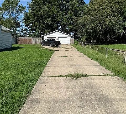 5th image of 2100 Highland St