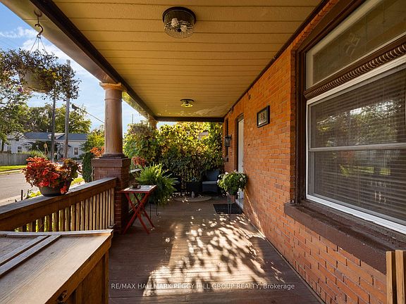 2nd image of 48 Brock St