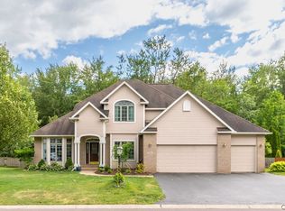 8411 Vermillion Cir, Baldwinsville, NY 13027