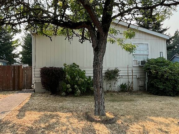 4th image of 4941 SE 134th Dr #39