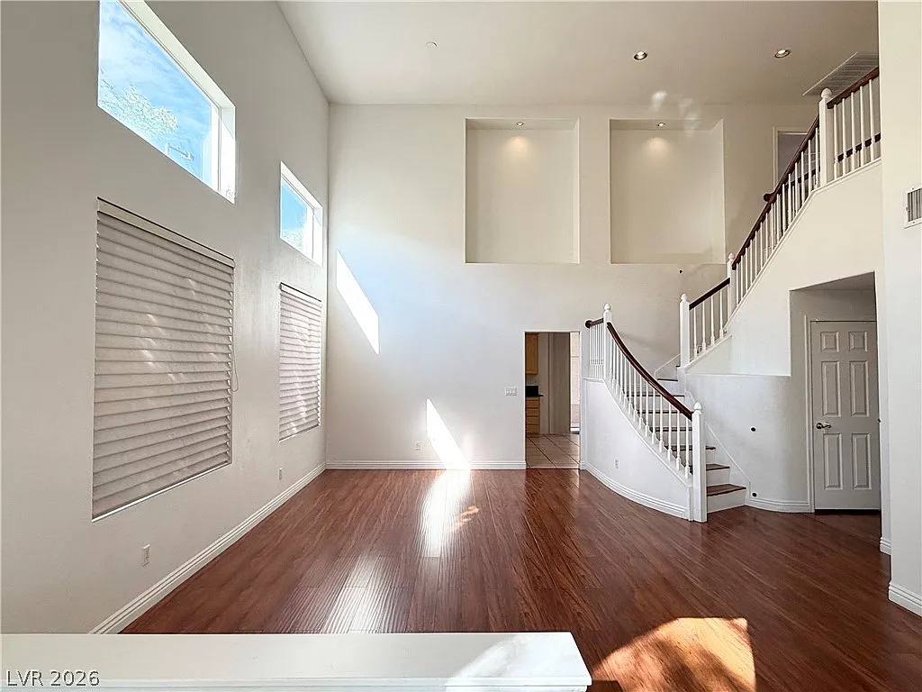 5 bed, 3.0 bath, 2625 sqft, $2,785 — Photo 3