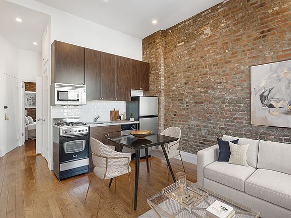 3rd image of 142 Sullivan St #26A