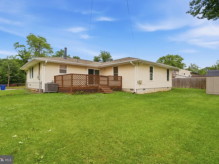 6743 Amherst Rd — Photo 39