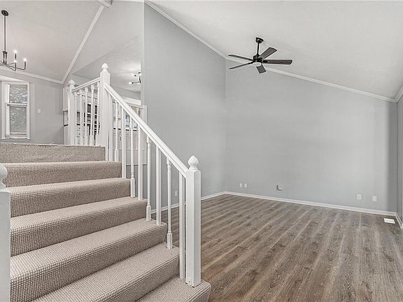 4th image of 3501 Winchester Dr