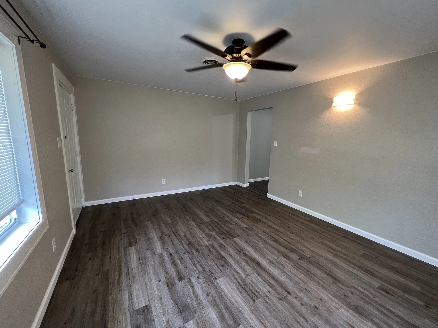 1 bed, 700 sqft, $900 — Photo 3