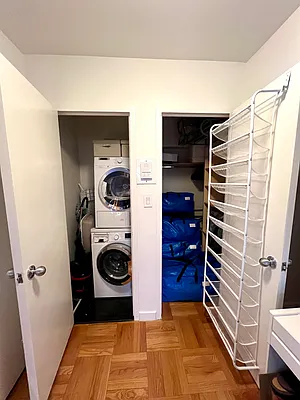 Rented by Manhattan Realty Group | media 18