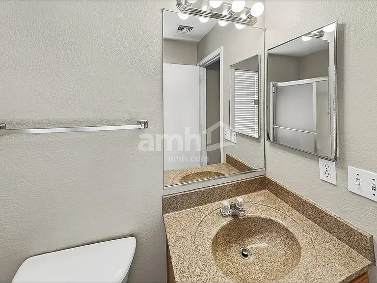 2256 E Hazeltine Way — Photo 10