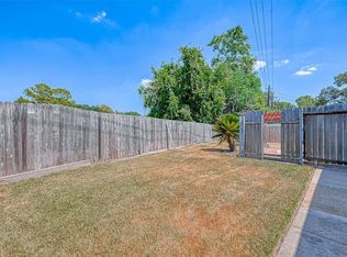 7818 Maple Tree Dr, Houston, TX 77088