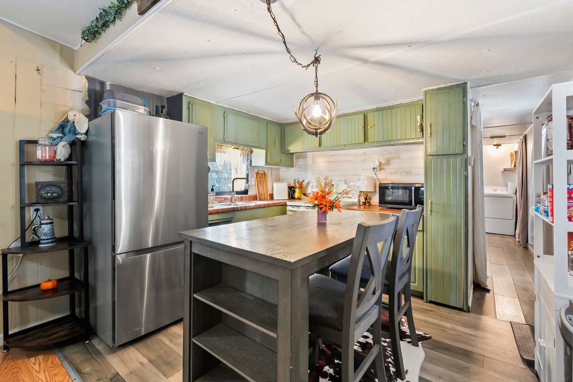 next background image