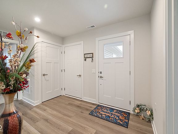 5th image of 2751 Sand Hollow Dr