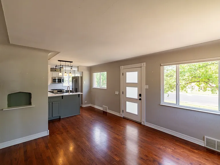 2140 Benton St — Photo 11