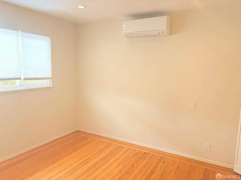 2555 Sherwood Dr — Photo 13