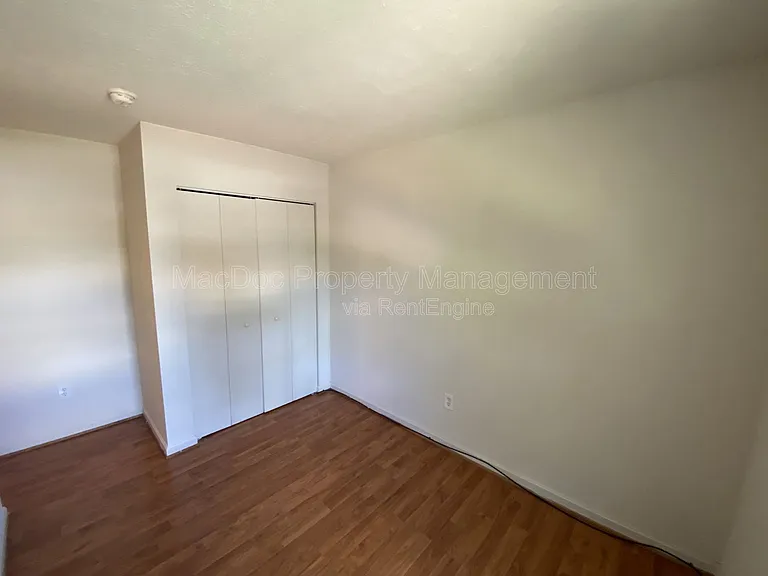 624 Highview Ct — Photo 17