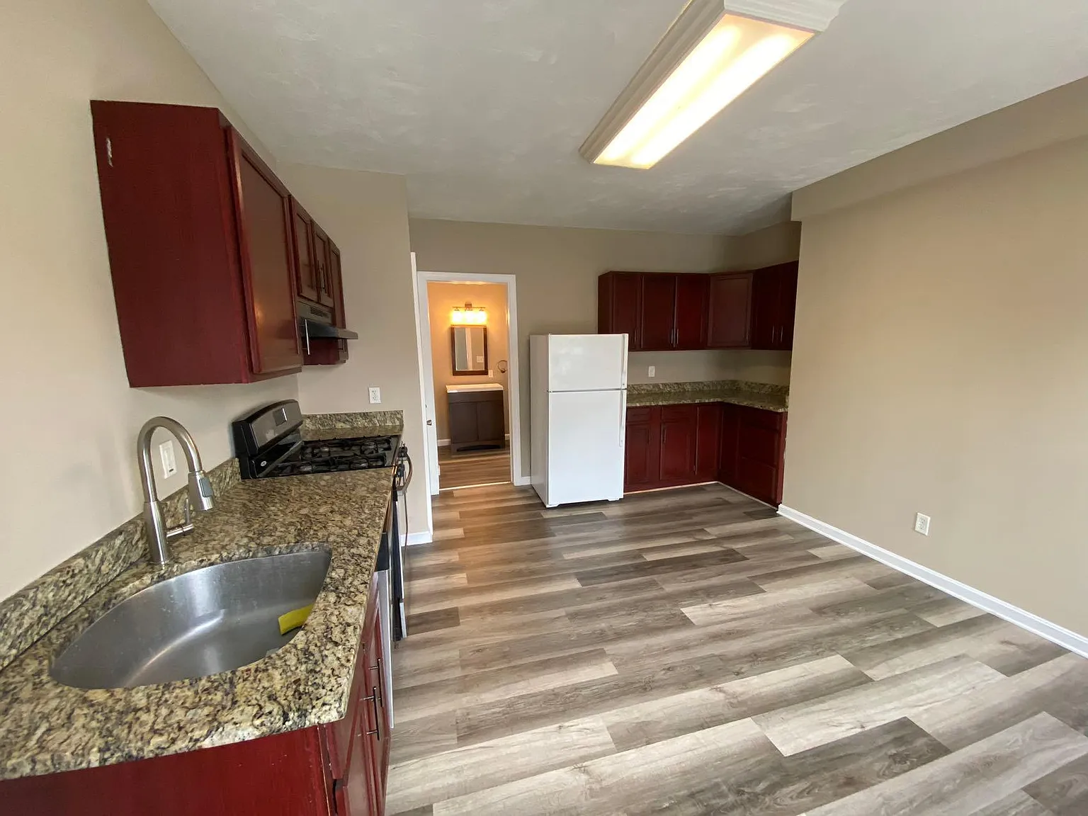 125 Walnut St — Photo 2