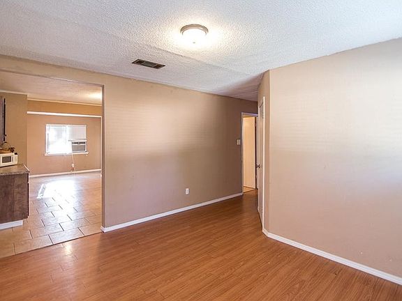 2nd image of 1228 Elsa Jane St