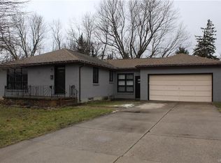 182 Pacecrest Ct, West Seneca, NY 14224