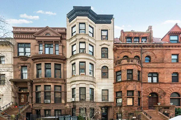 Sold by HomeDax Real Estate | media 8