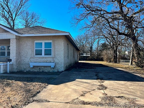 2nd image of 425 Rockdale Blvd