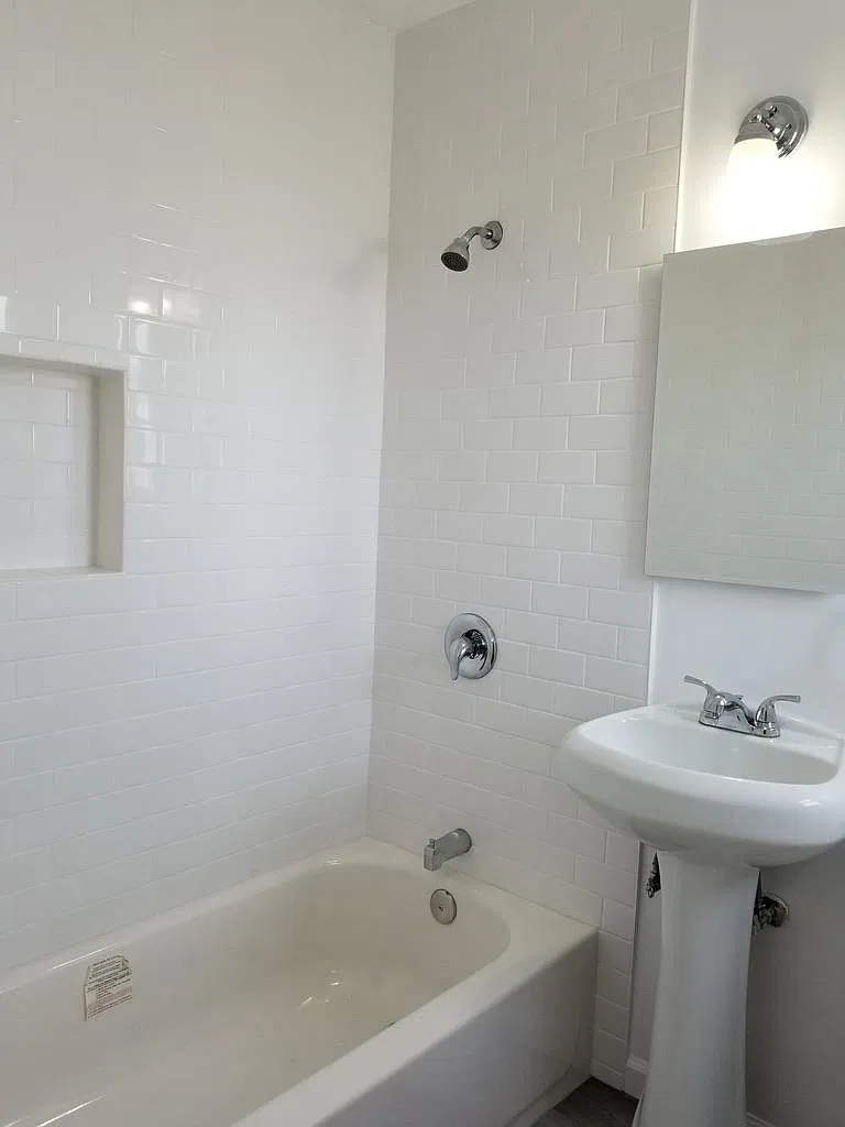 1014 S Norton Ave — Photo 3