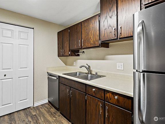5th image of 9494 Redmond-Woodinville Road NE #B105