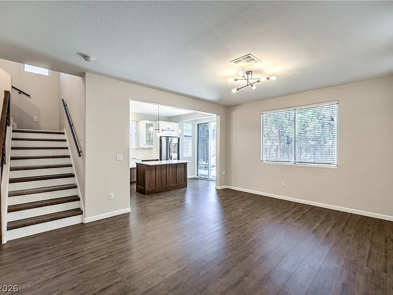 10650 Streamside Ave — Photo 5
