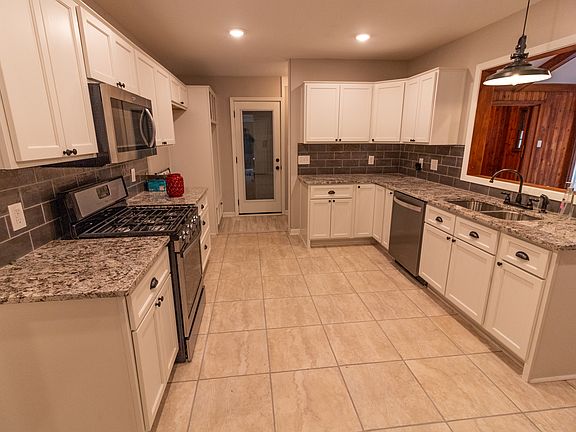 5th image of 4200 Oaksedge Dr