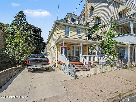 3rd image of 616-616 Seybert & Rear St