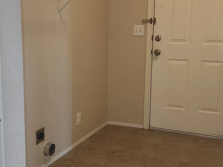 12262 Kaufman Rd NE — Photo 15