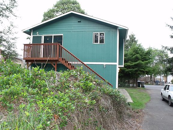 3rd image of 305 Bass Ave NE
