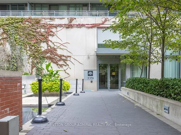 775 King St W #221, Toronto, ON M5V 2K3