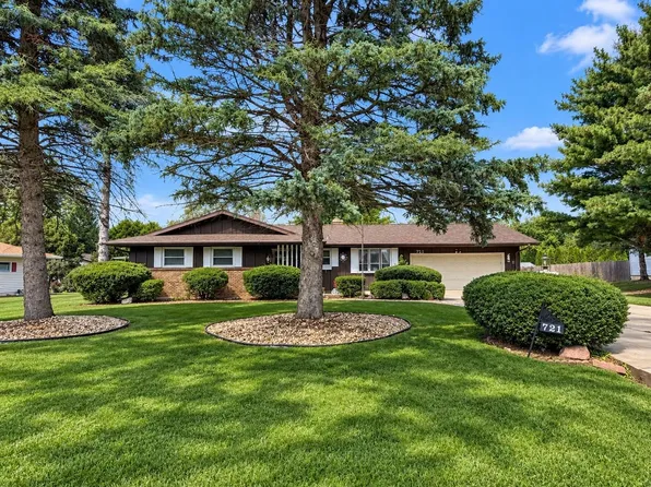 721 E Morning Glory Ln, Beloit, WI 53511