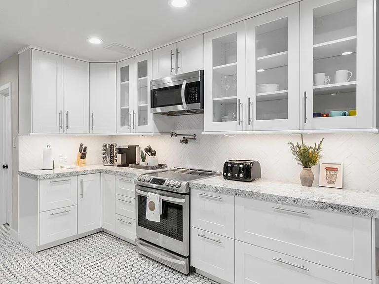 63 E Cortland Ave — Photo 9
