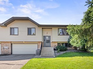 845 Sherwood Rd, Shoreview, MN 55126