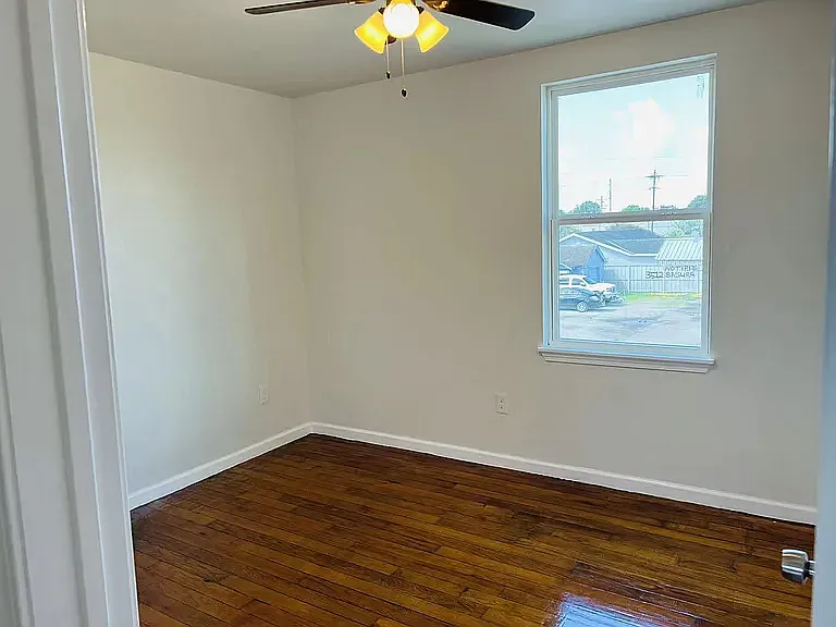 3520 Dante St #2A — Photo 6