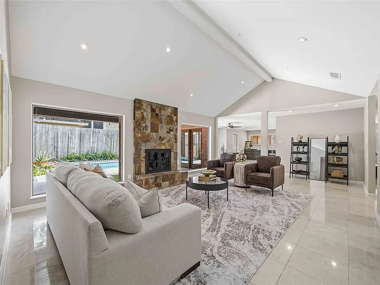 619 Rancho Bauer Dr — Photo 2
