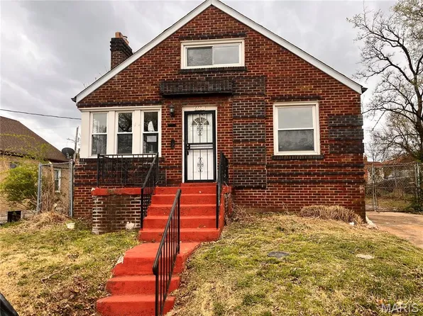 6604 Donald St, Saint Louis, MO 63121